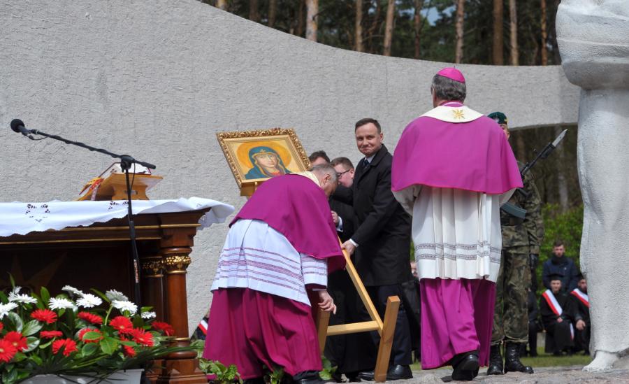 Prezydent Andrzej Duda w Starych Łysogórkach