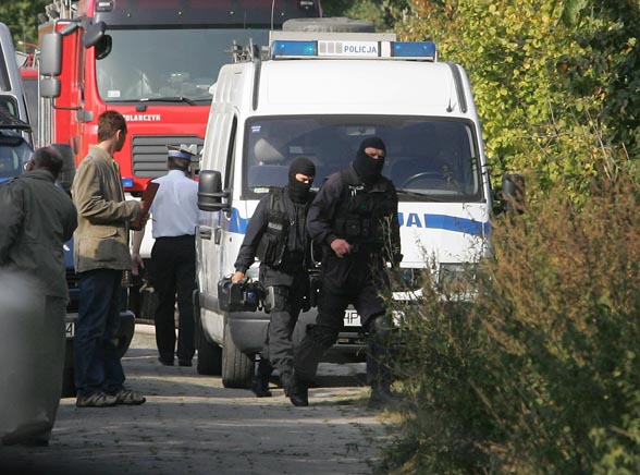 Rodzinna strzelanina pod Warszawą. Są zabici