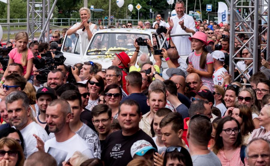 Fiat 126p jako urodzinowy prezent dla Toma Hanksa