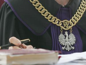 Polacy skarżą skarb państwa na 48 miliardów