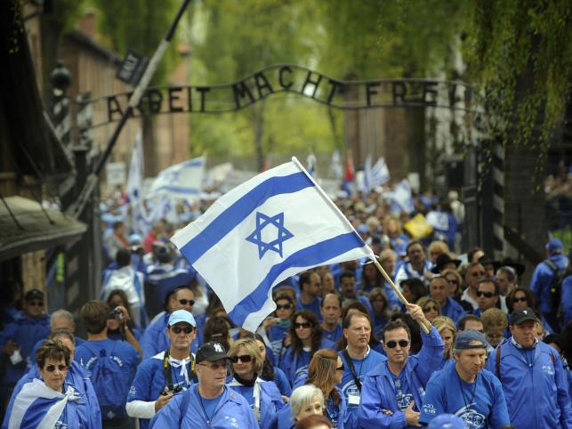 Brytyjskie dzieci: Auschwitz to marka piwa