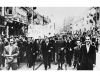 18 września 1939 mieszkańcy Warszawy niosą transparent "Niech żyje Anglia" na wieść o przystapieniu Wielkiej Brytanii do wojny