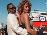 Bobby Brown zaczyna żerować na śmierci Whitney