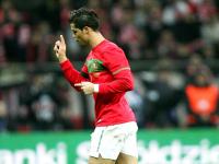 Cristiano Ronaldo palcem uciszał gwizdy na Stadionie Narodowym