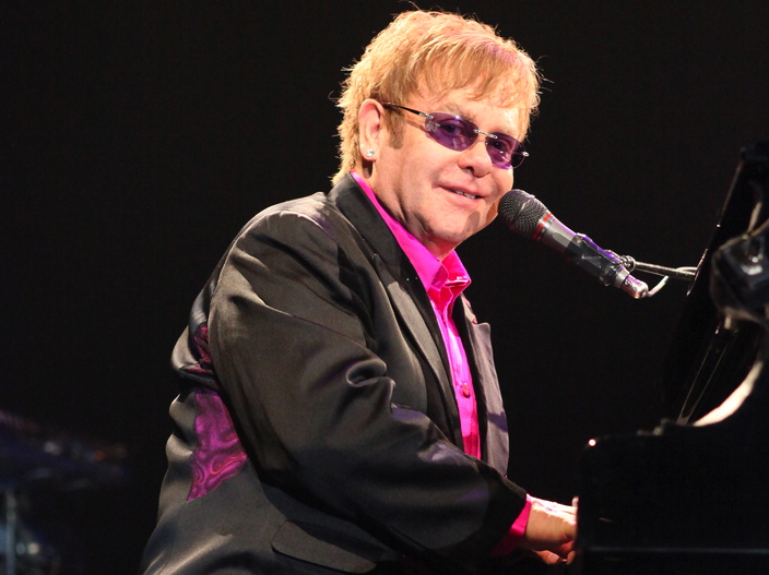 5. Elton John – 1,05 miliarda dolarów