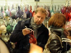 Dla kogo Migalski kupował stringi?
