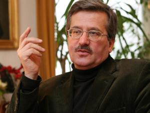 Komorowski: Krzyż spod pałacu zostanie przeniesiony