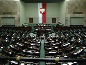 Europosłowie na Wijskiej już zarabiają. I to za nic