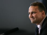 Sikorski cieszy się z obalenia pomnika Lenina. "Może to niedyplomatyczne..."