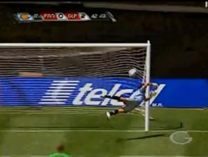 Fantastyczny strzał i gol! Zobacz wideo