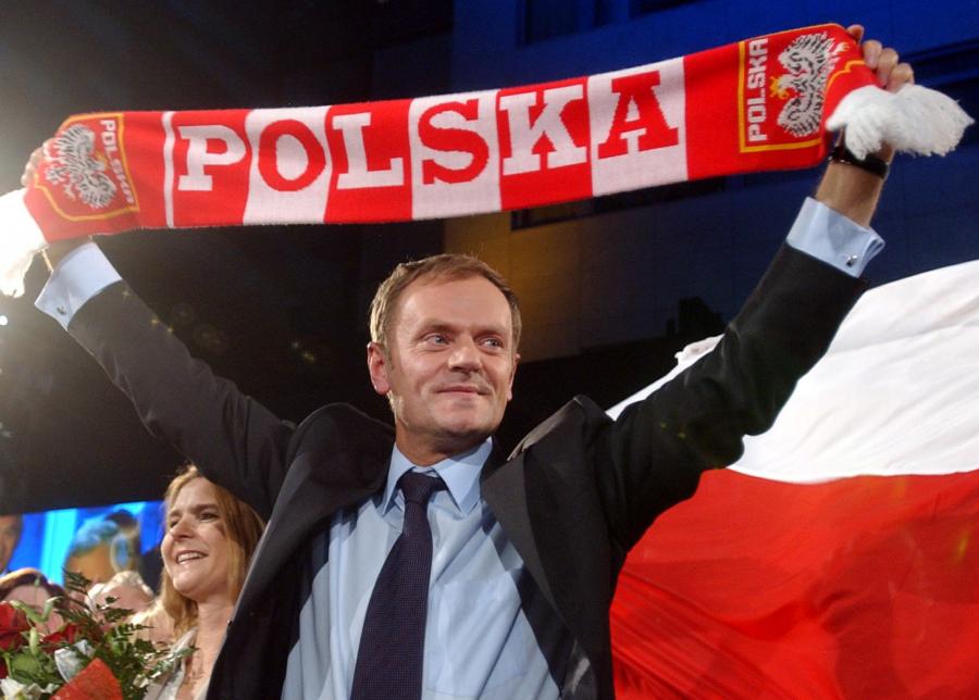 W roku 1989 roku stowarzyszenie przekształca się w partię Kongres Liberalno-Demokratyczny.