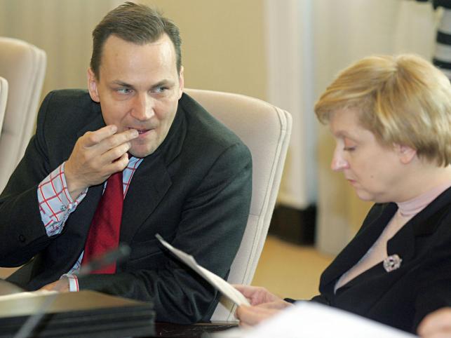 Sikorski chce wysłać Fotygę do Rzymu