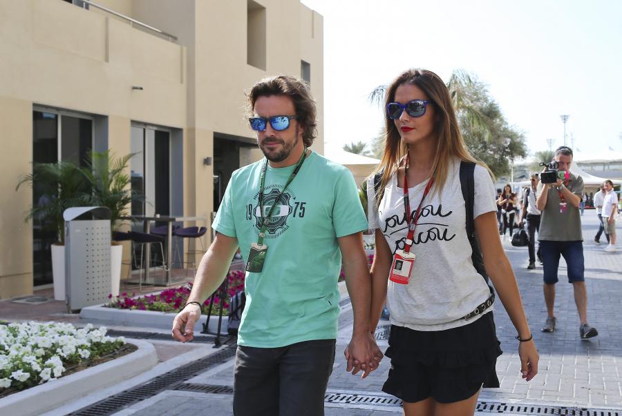 Oto piękna dziewczyna Fernando Alonso