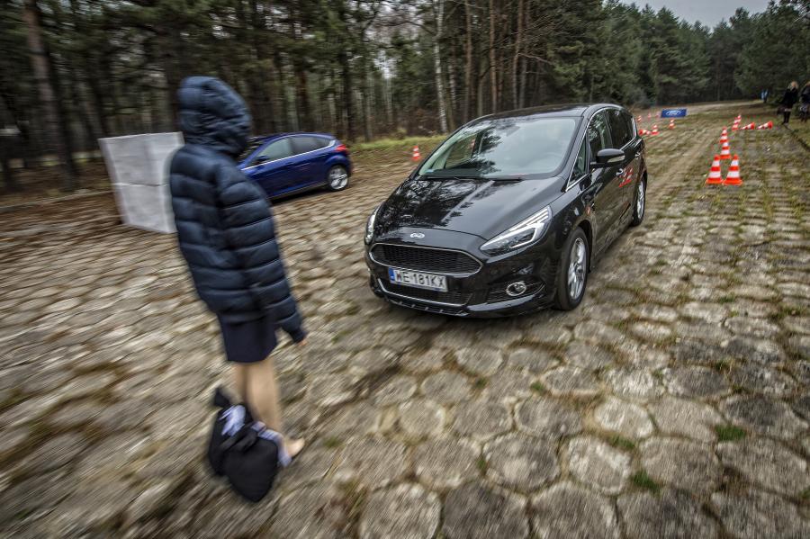 Ford galaxy i s-max - najbezpieczniejsze rodzinne vany 2015 wg Euro NCAP