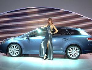 Nowa toyota avensis kontra Niemcy