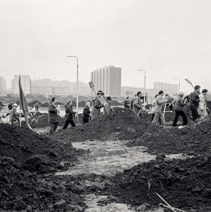 Zdjęcia: Agonia komunizmu na ARCHIWALNYCH ZDJĘCIACH. Stłamszona szara