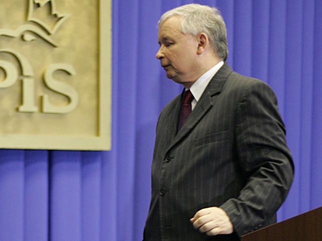 Kaczyński: "Niesiołowski wysługuje się Rosjanom"