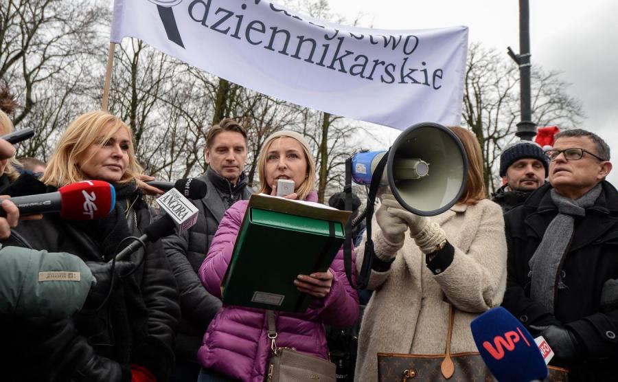 Protest dziennikarzy przed Sejmem