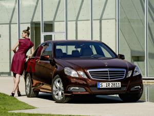 Nowy Mercedes, ale bez okularów
